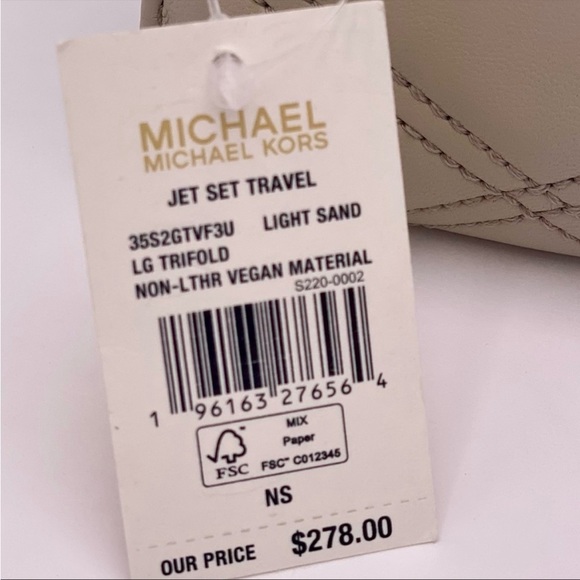 New Michael Kors Large Trifold Wallet Light Sand - Picture 11 of 12